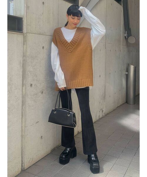 EMODA(エモダ)の「ダブルボタンフィットフレアパンツ(その他パンツ・レディース・ブラック/グレー/イエロー・SMALL/MEDIUM)」の13枚目の写真