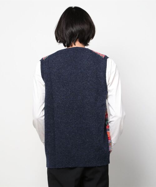 BROOKS BROTHERS（ブルックスブラザーズ）の「ウール フロントフェアアイル Vネックベスト（ベスト・メンズ・マルチ・LARGE/MEDIUM/SMALL/X-SMALL）」の2枚目の写真