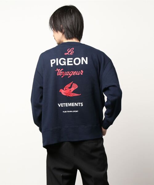 Le Pigeon Voyageur（ル ピジョン ヴォワイヤジュール）の「<Le Pigeon Voyageur>バックプリントクルーネックスウェット（スウェット・メンズ・ネイビー/ブラック/カーキ/アイボリー・M/S/L）」の2枚目の写真