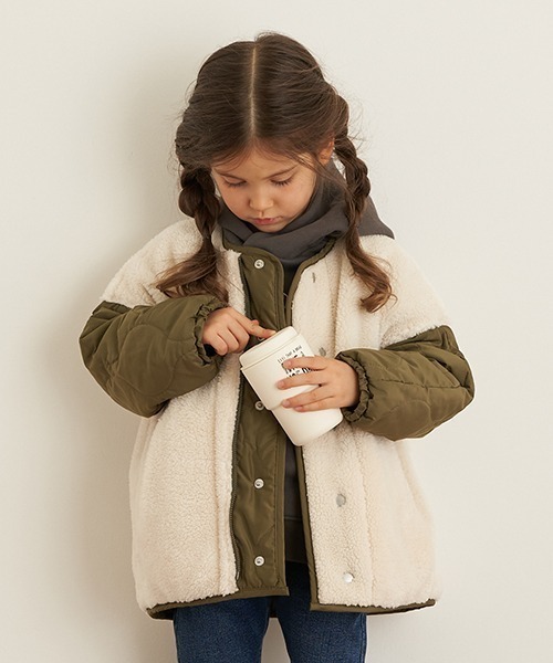 b・ROOM(ビールーム)の「ノーカラー異素材使いジャケット(ノーカラージャケット・キッズ・ブラック/アイボリー/キャメル・100cm/120cm/130cm/90cm/110cm)」の2枚目の写真