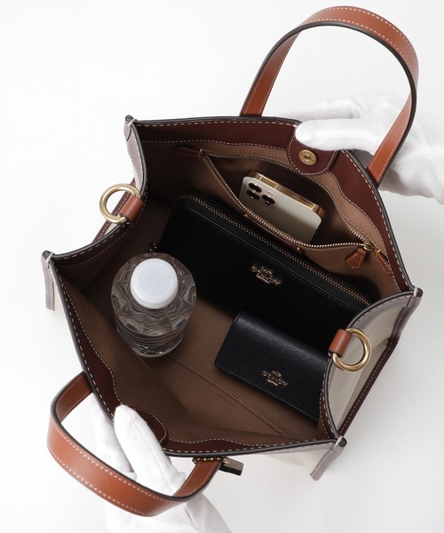 COACH（コーチ）の「フィールド トート 30 ウィズ コーチ バッジ