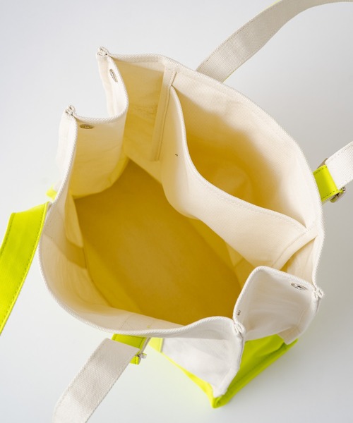 WHIMSIC（ウィムジック）の「【WHIMSIC】アジャスタブルハンドルキャンバストートバッグ（トートバッグ・レディース・ホワイト/ブラック/ネイビー/ホワイト系その他・FREE）」の8枚目の写真