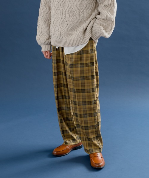 MUHET（ミュエータ）の「アソートストレートチェックパンツ（スラックス・レディース・ブラック/ベージュ/オレンジ/グリーン・SMALL/MEDIUM/X-LARGE）」の15枚目の写真