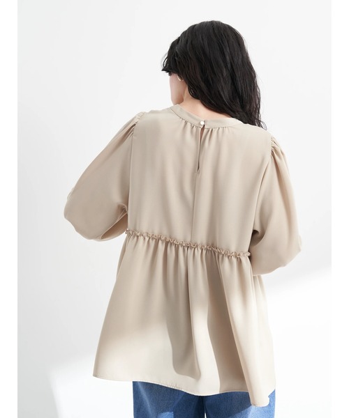 earth music&ecology（アースミュージックアンドエコロジー）の「リサイクルポリエステルブレンドとろみチュニック（その他トップス・レディース・オフホワイト/ライトカーキ/グレイッシュベージュ/テラコッタ・FREE）」の9枚目の写真