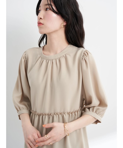 earth music&ecology（アースミュージックアンドエコロジー）の「リサイクルポリエステルブレンドとろみチュニック（その他トップス・レディース・オフホワイト/ライトカーキ/グレイッシュベージュ/テラコッタ・FREE）」の13枚目の写真