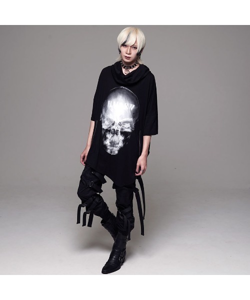 CIVARIZE(シヴァーライズ)の「『CIVARIZE/シヴァーライズ』フード付きドルマンポンチョカットソー(Tシャツ/カットソー・メンズ・ブラック/ホワイト・FREE)」の4枚目の写真