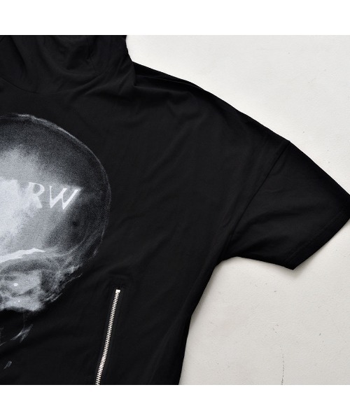 CIVARIZE(シヴァーライズ)の「『CIVARIZE/シヴァーライズ』フード付きドルマンポンチョカットソー(Tシャツ/カットソー・メンズ・ブラック/ホワイト・FREE)」の13枚目の写真