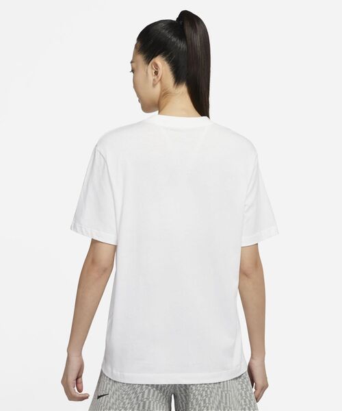 NIKE（ナイキ）の「ナイキ スポーツウェア エッセンシャル ウィメンズ Tシャツ / Nike Sportswear Essential Women's T-Shirt（Tシャツ/カットソー・レディース・ホワイト/ブラック・S/M/L/2XL/XL/XS）」の4枚目の写真