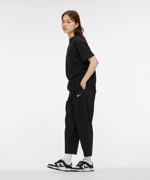 NIKE（ナイキ）の「ナイキ スポーツウェア エッセンシャル ウィメンズ Tシャツ / Nike Sportswear Essential Women's T-Shirt（Tシャツ/カットソー・レディース・ホワイト/ブラック・S/M/L/2XL/XL/XS）」の14枚目の写真