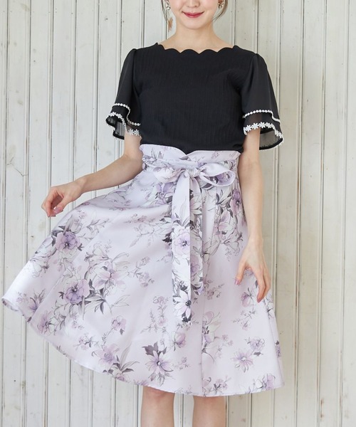 ウエストギャザーりぼん付きアートプリントフレアスカート　ブラック tocco closet（トッコ クローゼット）の「ウエストギャザー