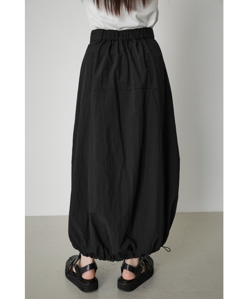 AZUL by moussy（アズールバイマウジー）の「WATER REPELLENT BALLOON SKIRT/ウォーターリぺレントバルーンスカート（スカート・レディース・ブラック/ダークグリーン/ダークオレンジ・MEDIUM/SMALL）」の9枚目の写真