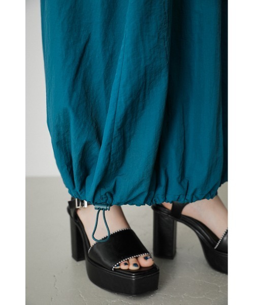 AZUL by moussy（アズールバイマウジー）の「WATER REPELLENT BALLOON SKIRT/ウォーターリぺレントバルーンスカート（スカート・レディース・ブラック/ダークグリーン/ダークオレンジ・MEDIUM/SMALL）」の22枚目の写真