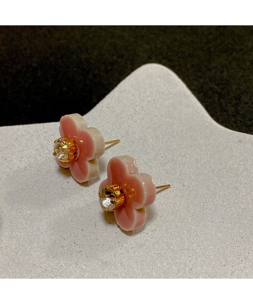 tone（トーン）の「【LoveAmooN】one big flower(MA)（ピアス（両耳用）・レディース・ホワイト/ブラック/レッド/ピンク/イエロー/グリーン・FREE）」の12枚目の写真