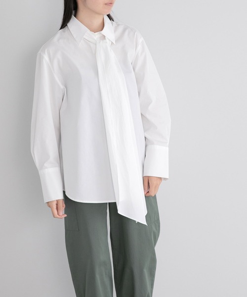 yuw(ユウ)の「タイツキシャツ 164817(シャツ/ブラウス・レディース・ホワイト/ブラック/ブルー/ホワイト系その他・FREE)」の2枚目の写真