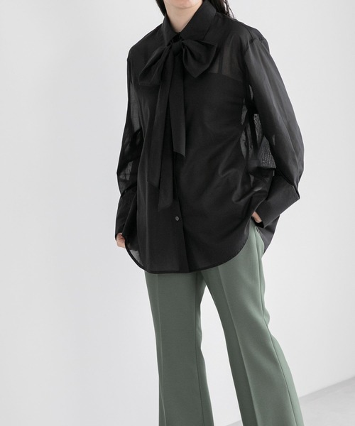 yuw(ユウ)の「タイツキシャツ 164817(シャツ/ブラウス・レディース・ホワイト/ブラック/ブルー/ホワイト系その他・FREE)」の1枚目の写真