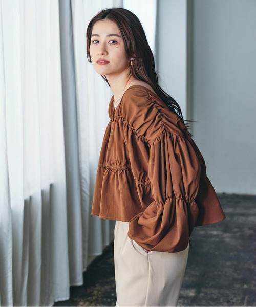 ECRIRE（エクリール）の「【creamコラボ】2WAYギャザーブラウス（シャツ/ブラウス・レディース・ブラック/ブラウン/オフホワイト/グリーン・M/L）」の22枚目の写真