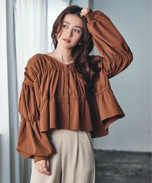 ECRIRE（エクリール）の「【creamコラボ】2WAYギャザーブラウス（シャツ/ブラウス・レディース・ブラック/ブラウン/オフホワイト/グリーン・M/L）」の18枚目の写真