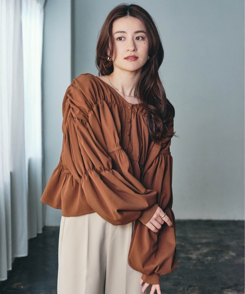 ECRIRE（エクリール）の「【creamコラボ】2WAYギャザーブラウス（シャツ/ブラウス・レディース・ブラック/ブラウン/オフホワイト/グリーン・M/L）」の19枚目の写真