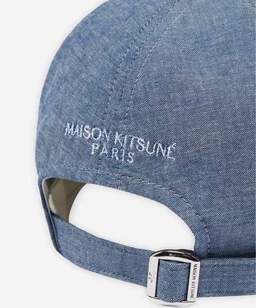 Maison Kitsune(メゾンキツネ)の「SMALL FOX HEAD EMBROIDERY 6P CAP(キャップ・メンズ・インディゴブルー・U)」の3枚目の写真