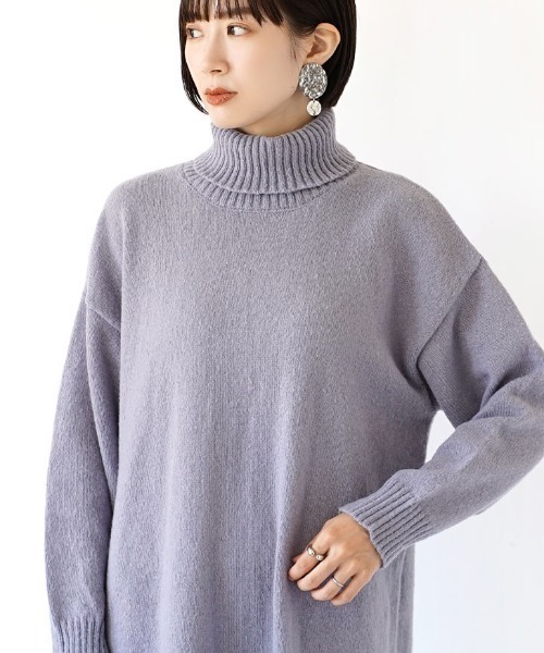 zootie(ズーティー)の「タートルネック バックスリット ニットワンピース(ワンピース・レディース・レッド/ブラック/ダークブラウン/ブルー/キャメル/ブルーグレー・フリー)」の22枚目の写真