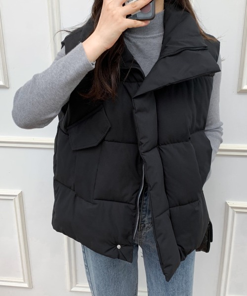 ABITOKYO（アビトーキョー）の「スタンドネックボリュウーム中綿ベスト（ダウンベスト・レディース・アイボリー/ブラック・FREE）」の3枚目の写真