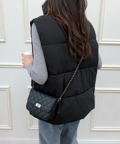 ABITOKYO（アビトーキョー）の「スタンドネックボリュウーム中綿ベスト（ダウンベスト・レディース・アイボリー/ブラック・FREE）」の9枚目の写真