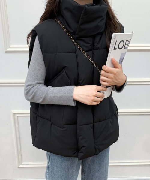 ABITOKYO（アビトーキョー）の「スタンドネックボリュウーム中綿ベスト（ダウンベスト・レディース・アイボリー/ブラック・FREE）」の10枚目の写真