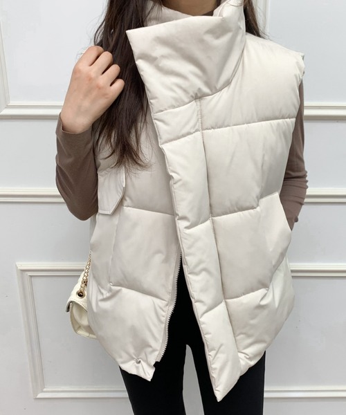 ABITOKYO（アビトーキョー）の「スタンドネックボリュウーム中綿ベスト（ダウンベスト・レディース・アイボリー/ブラック・FREE）」の16枚目の写真