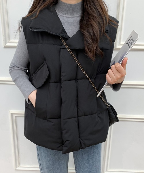 ABITOKYO（アビトーキョー）の「スタンドネックボリュウーム中綿ベスト（ダウンベスト・レディース・アイボリー/ブラック・FREE）」の11枚目の写真