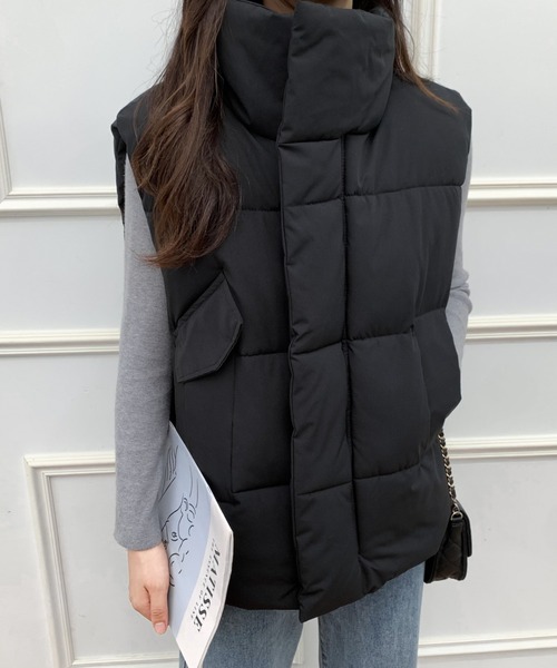 ABITOKYO（アビトーキョー）の「スタンドネックボリュウーム中綿ベスト（ダウンベスト・レディース・アイボリー/ブラック・FREE）」の12枚目の写真