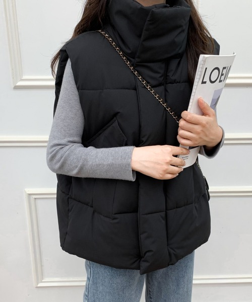 ABITOKYO（アビトーキョー）の「スタンドネックボリュウーム中綿ベスト（ダウンベスト・レディース・アイボリー/ブラック・FREE）」の13枚目の写真