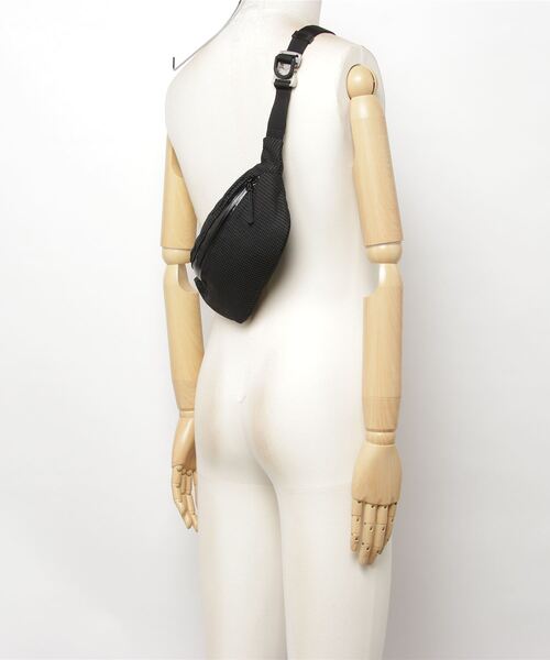 BAGJACK（バッグジャック）の「【BAGJACK】HIPBAG (NUBIAN EXCLUSIVE)（ハンドバッグ・メンズ・ブラック・FREE）」の6枚目の写真