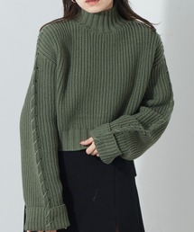段差デザインハイネックニット