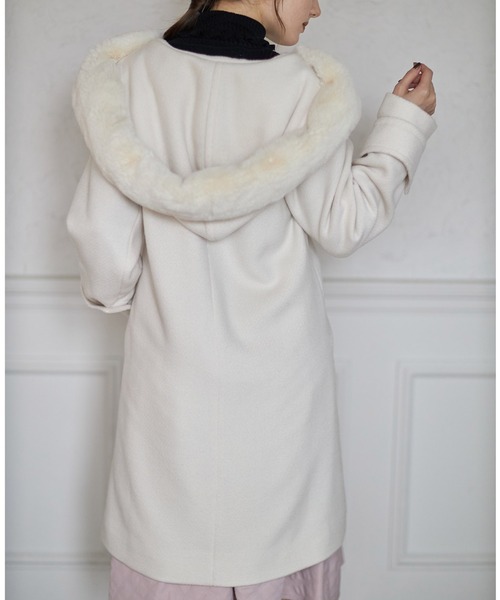 tocco closet(トッコ クローゼット)の「2WAYフェイクファー付きパールビジュー装飾フードコート(ダッフルコート・レディース・ラベンダー/アイボリー/ブラック・M)」の20枚目の写真