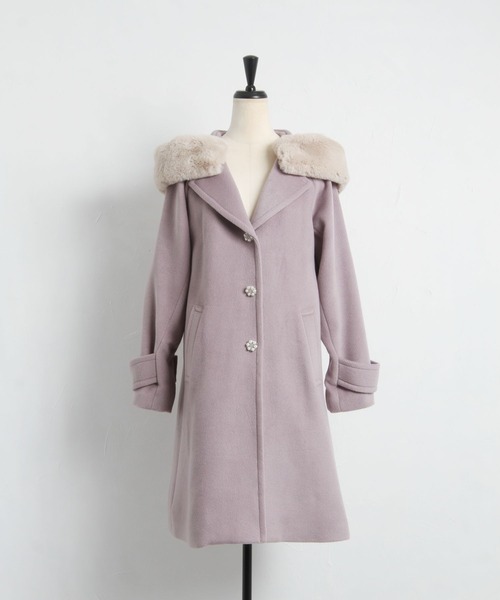 tocco closet(トッコ クローゼット)の「2WAYフェイクファー付きパールビジュー装飾フードコート(ダッフルコート・レディース・ラベンダー/アイボリー/ブラック・M)」の6枚目の写真