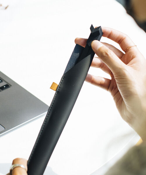 Native Unionノートパソコンスタンド ブラック Amazon.com: Native Union Desk Laptop Stand – Height