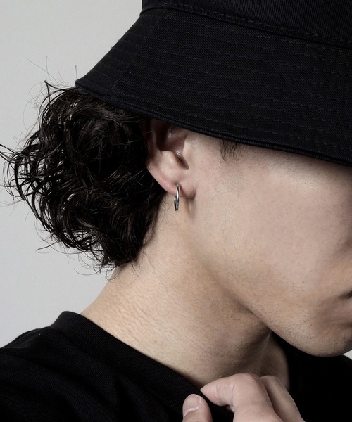 LION HEART（ライオンハート）の「LH-1 プレーンイヤリング（イヤリング・メンズ・シルバー/シルバー系・FREE/L）」の4枚目の写真