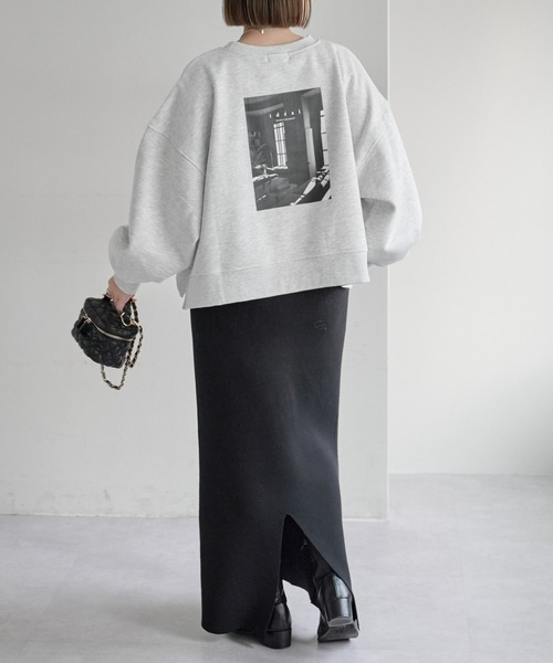 DISCOAT（ディスコート）の「裏起毛バックフォトプリントスウエット（スウェット・レディース・ライトベージュ/オフホワイト/チャコールグレー・FREE）」の17枚目の写真