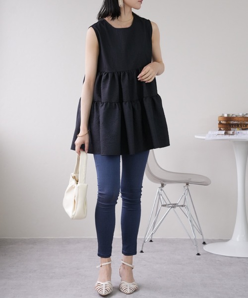 IAMUSE（アイアミューズ）の「【360度どこから見てもかわいい1枚】フラワーふくれジャガード ティアードフレアノースリーブチュニック S0889【IAMUSE】（シャツ/ブラウス・レディース・ブラック/ネイビー/オレンジ/アイボリー・FREE）」の14枚目の写真