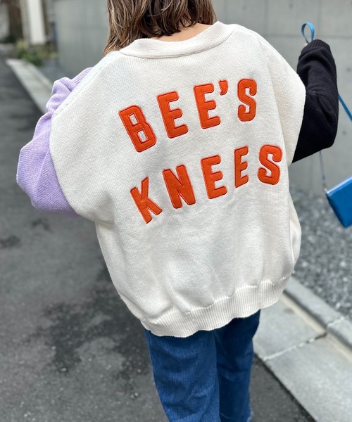 mi via loca（ミヴィアロカ）の「バックロゴアップリケ ニットカーディガン（カーディガン/ボレロ・レディース・オフホワイト/ブラック/ラベンダー/ブラック×ホワイト・FREE）」の3枚目の写真