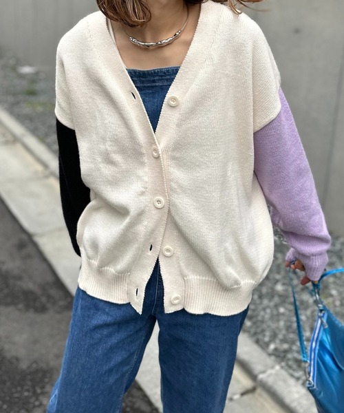 mi via loca（ミヴィアロカ）の「バックロゴアップリケ ニットカーディガン（カーディガン/ボレロ・レディース・オフホワイト/ブラック/ラベンダー/ブラック×ホワイト・FREE）」の13枚目の写真