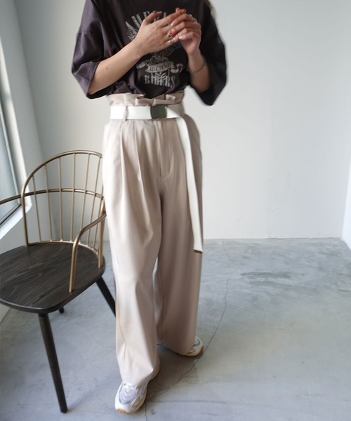 CORNERS（コーナーズ）の「ベルト付きハイウエストツータックワイドパンツ（スラックス・レディース・ブラック/ベージュ/グリーン/ライトベージュ・M）」の17枚目の写真