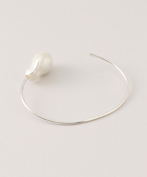 EDIT. FOR LULU(エディットフォールル)の「【mounir / ムーニエ】パールバングル(バングル/リストバンド・レディース・シルバー・FREE)」の7枚目の写真