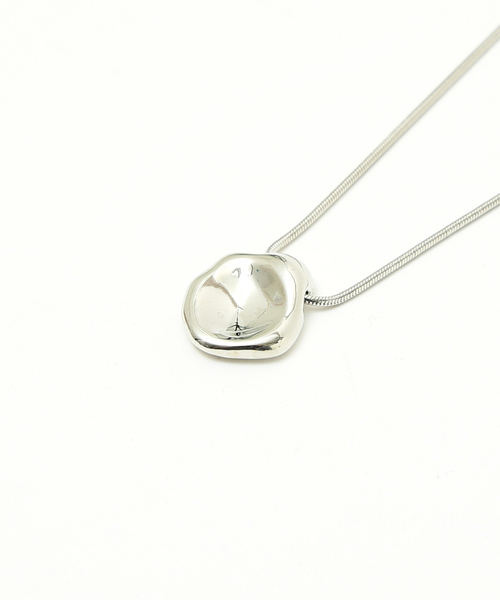 qualite（カリテ）の「オーバルチャームアジャスドネックレス（ネックレス・レディース・シルバー/ゴールド・フリー）」の9枚目の写真
