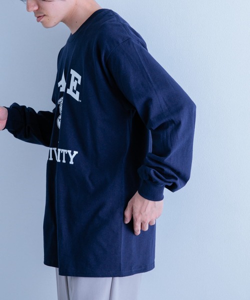 ITEMS URBANRESEARCH(アイテムズ アーバンリサーチ)の「『別注』カレッジロゴプリント ロングスリーブTシャツ(Tシャツ/カットソー・メンズ・ホワイト系その他/ホワイト/ネイビー/オートミール/ブルー系その他/グレー系その他・MEDIUM/LARGE)」の20枚目の写真