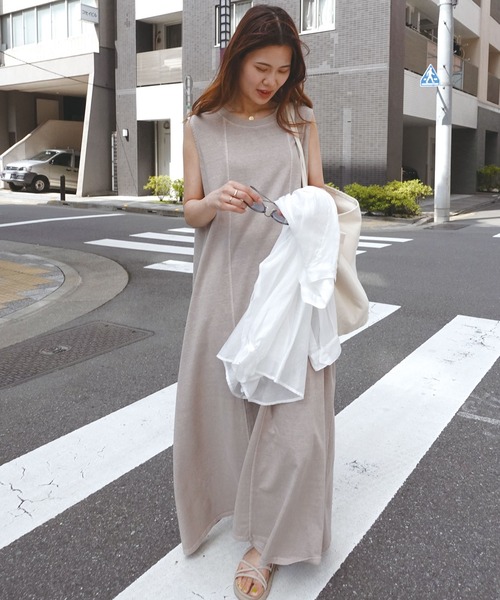 切り替えデザインノースリーブロングワンピース（ワンピース