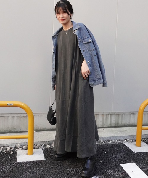 切り替えデザインノースリーブロングワンピース（ワンピース