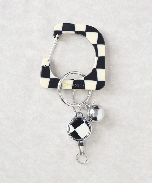 Flowering(フラワーリング)の「マルチデザイン/リール付きカラビナ(キーホルダー・レディース・シルバー/グリーン/ブラック系その他/ホワイト/アイボリー/パープル/ブラック/ゴールド/ブラウン/シルバー系その他/ピンクゴールド/レッド/イエロー/イエロー系1/ピンク/ブルー/グリーン系1/レッド系1・FREE)」の2枚目の写真