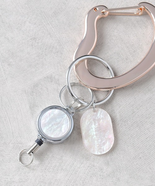 Flowering(フラワーリング)の「マルチデザイン/リール付きカラビナ(キーホルダー・レディース・シルバー/グリーン/ブラック系その他/ホワイト/アイボリー/パープル/ブラック/ゴールド/ブラウン/シルバー系その他/ピンクゴールド/レッド/イエロー/イエロー系1/ピンク/ブルー/グリーン系1/レッド系1・FREE)」の21枚目の写真