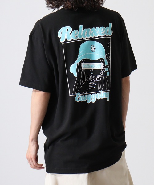 MODISH GAZE(モディシュガゼ)の「MODISH GAZE スモーキングガール Relaxed半袖Tシャツ(Tシャツ/カットソー・メンズ・ホワイト×ブルー/ブラック×パープル/ホワイト×ピンク/ホワイト系その他/ブラック×グリーン/ホワイト×グレー/ブラック×ブルー・XL/L/M)」の6枚目の写真
